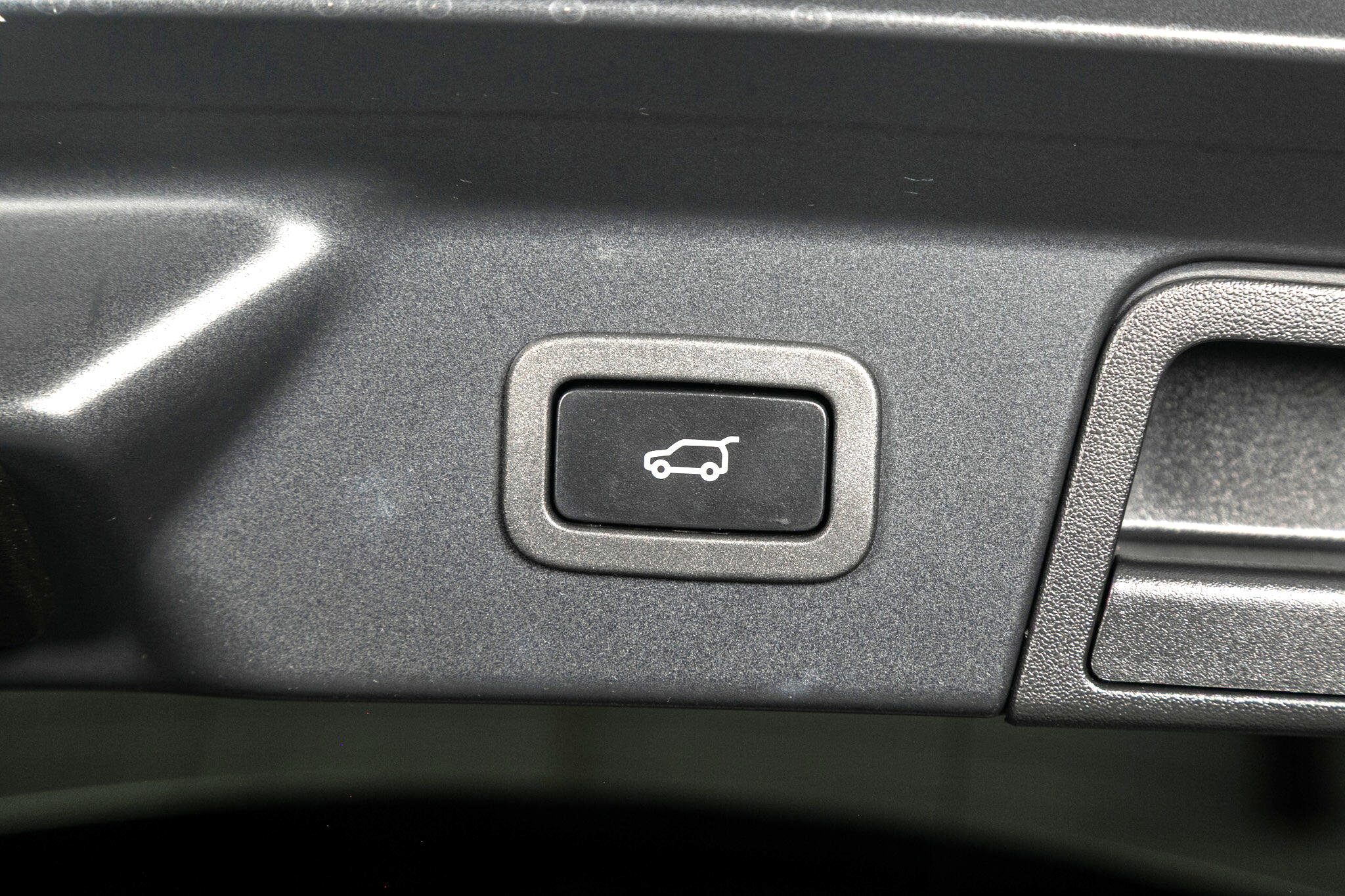 Used 2020 Land Rover Range Rover Velar S image 28