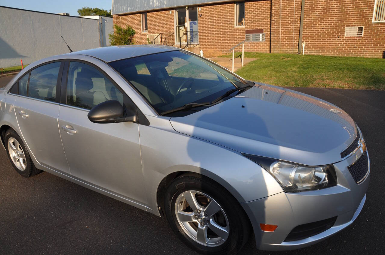 Used 2012 Chevrolet Cruze LS w/ Connectivity Package FWD image 7