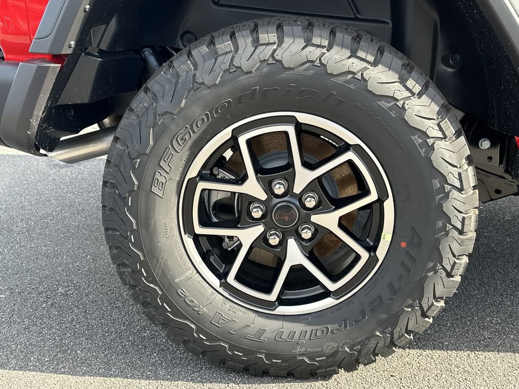 New 2026 Jeep Wrangler Unlimited Rubicon w/ Technology Group AWD/4WD image 17