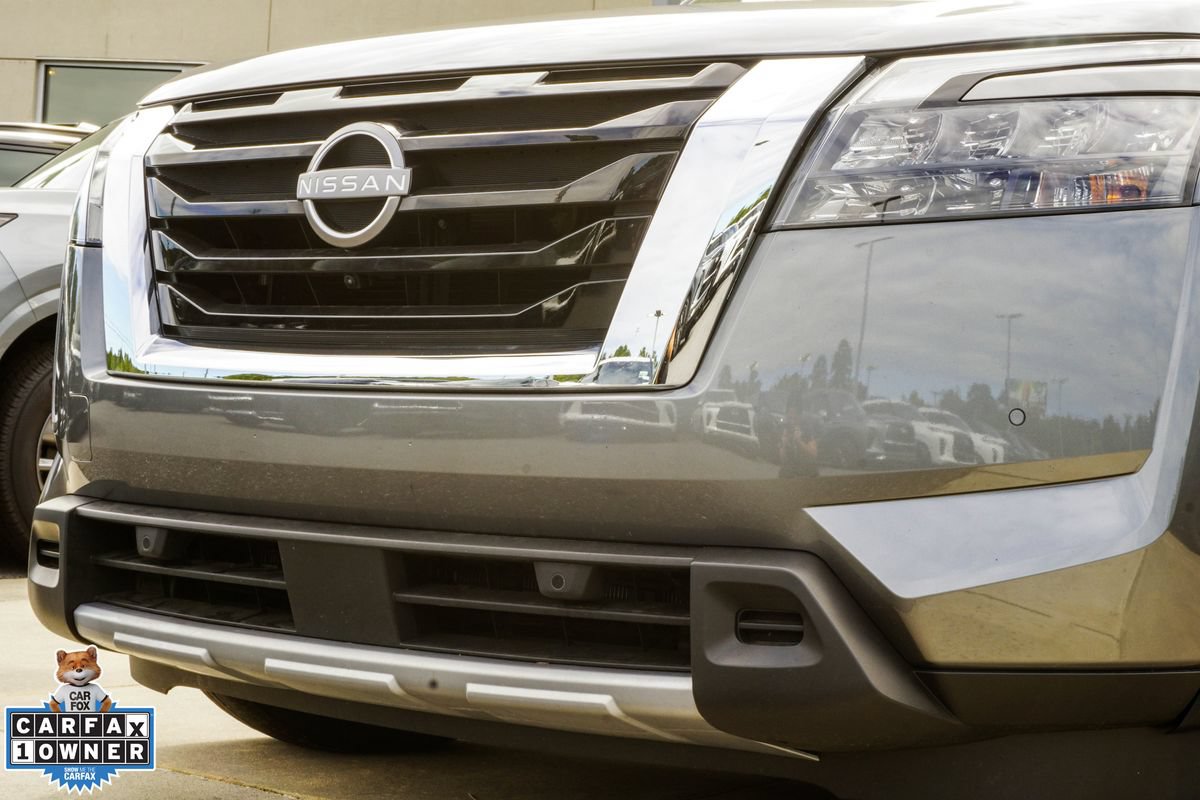 Used 2025 Nissan Pathfinder Platinum w/ Cargo Package FWD image 2