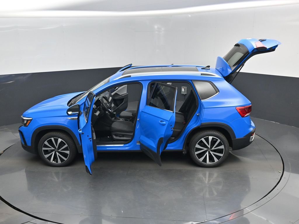 Used 2022 Volkswagen Taos SE FWD image 17