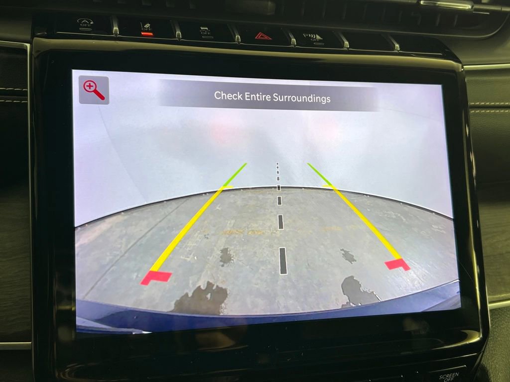 Used 2024 Jeep Grand Cherokee Limited w/ Black Appearance Package image 39