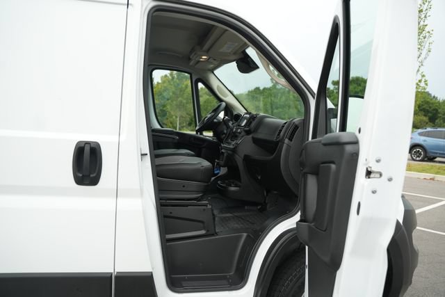 Used 2024 RAM ProMaster 3500 w/ Convenience Group FWD image 17