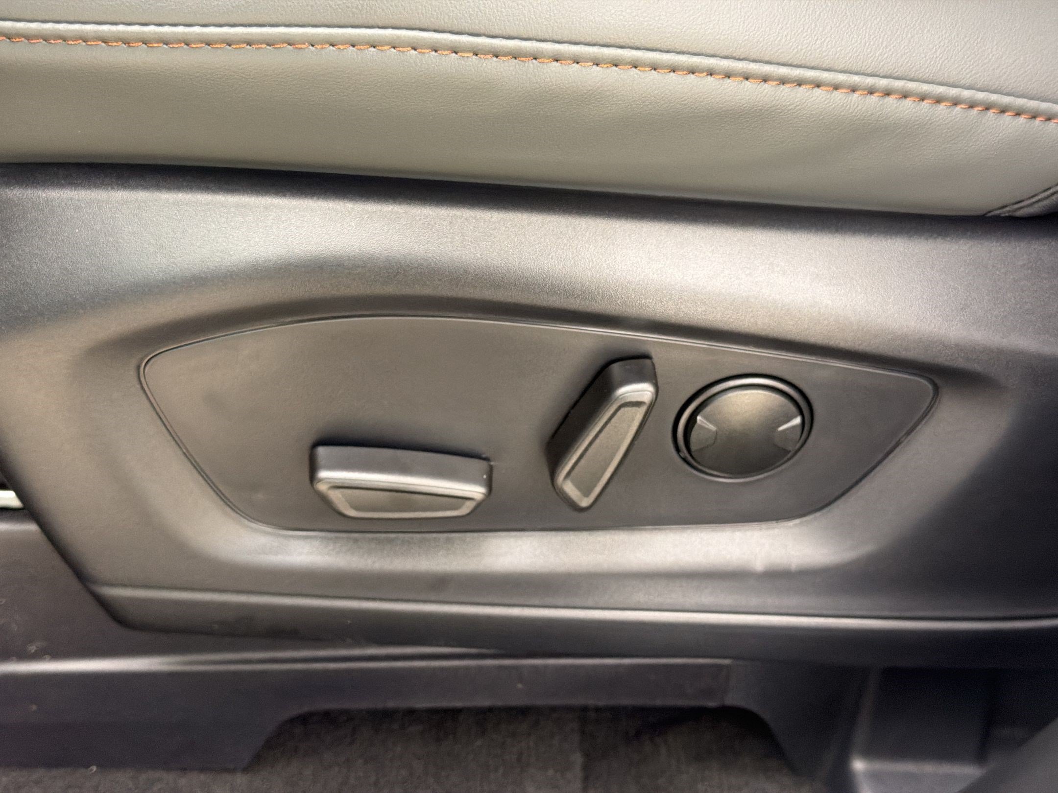 New 2027 Ford Explorer Active w/ Active Comfort Package RWD image 14