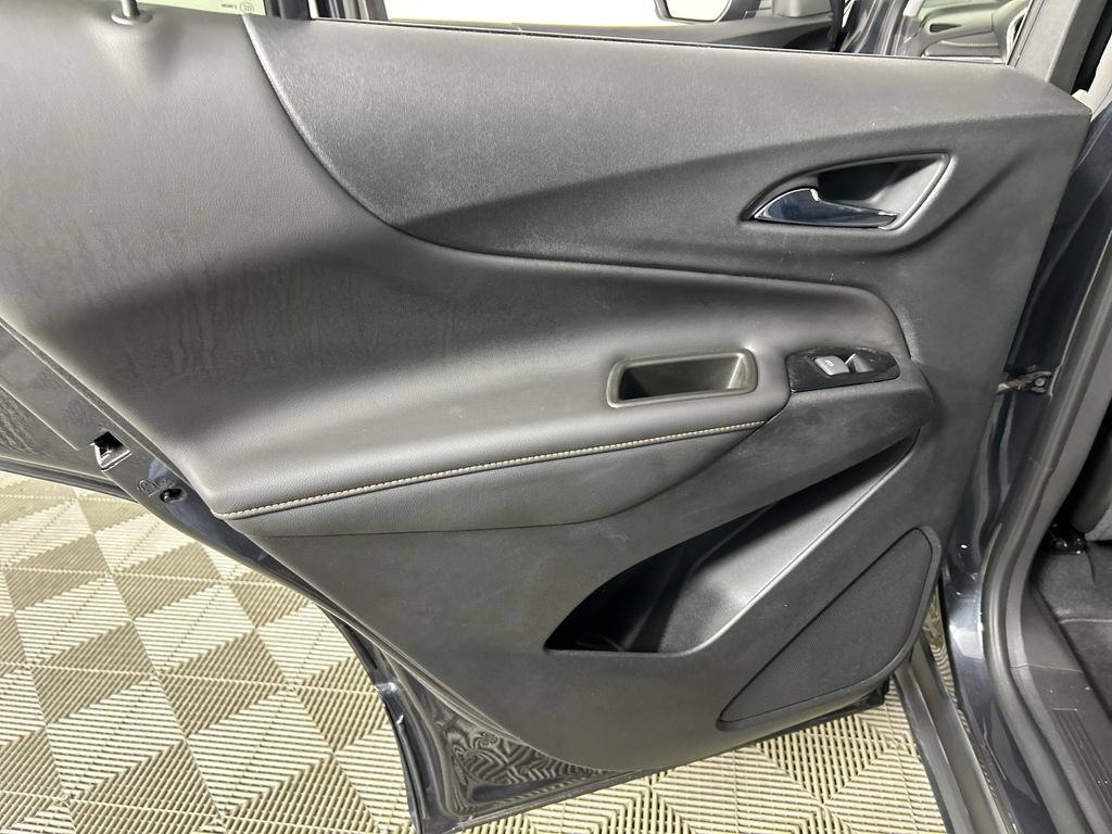 Used 2022 Chevrolet Equinox Premier FWD image 16
