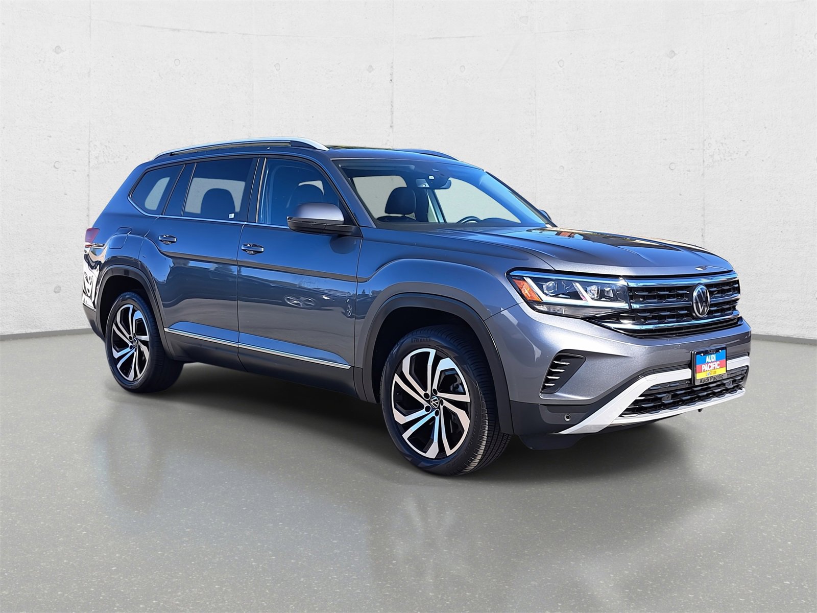 Used 2022 Volkswagen Atlas SEL image 3