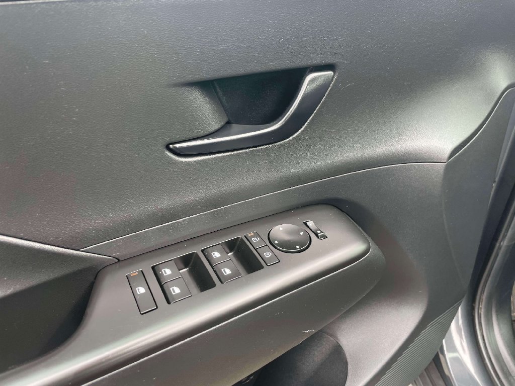 Used 2024 Hyundai Kona SEL AWD/4WD image 17