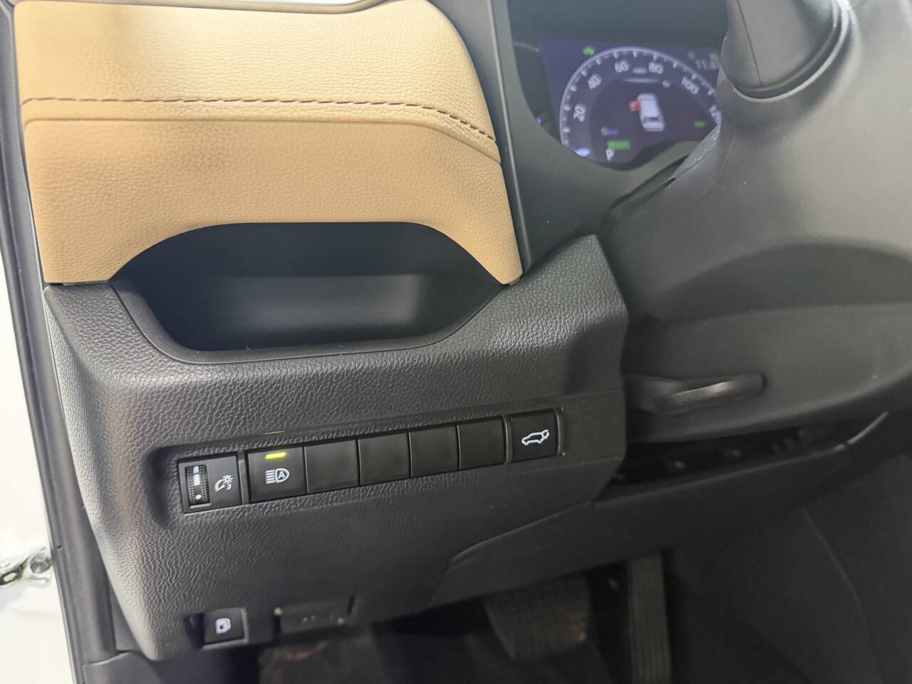 Used 2023 Toyota RAV4 XLE w/ Convenience Package AWD/4WD image 17