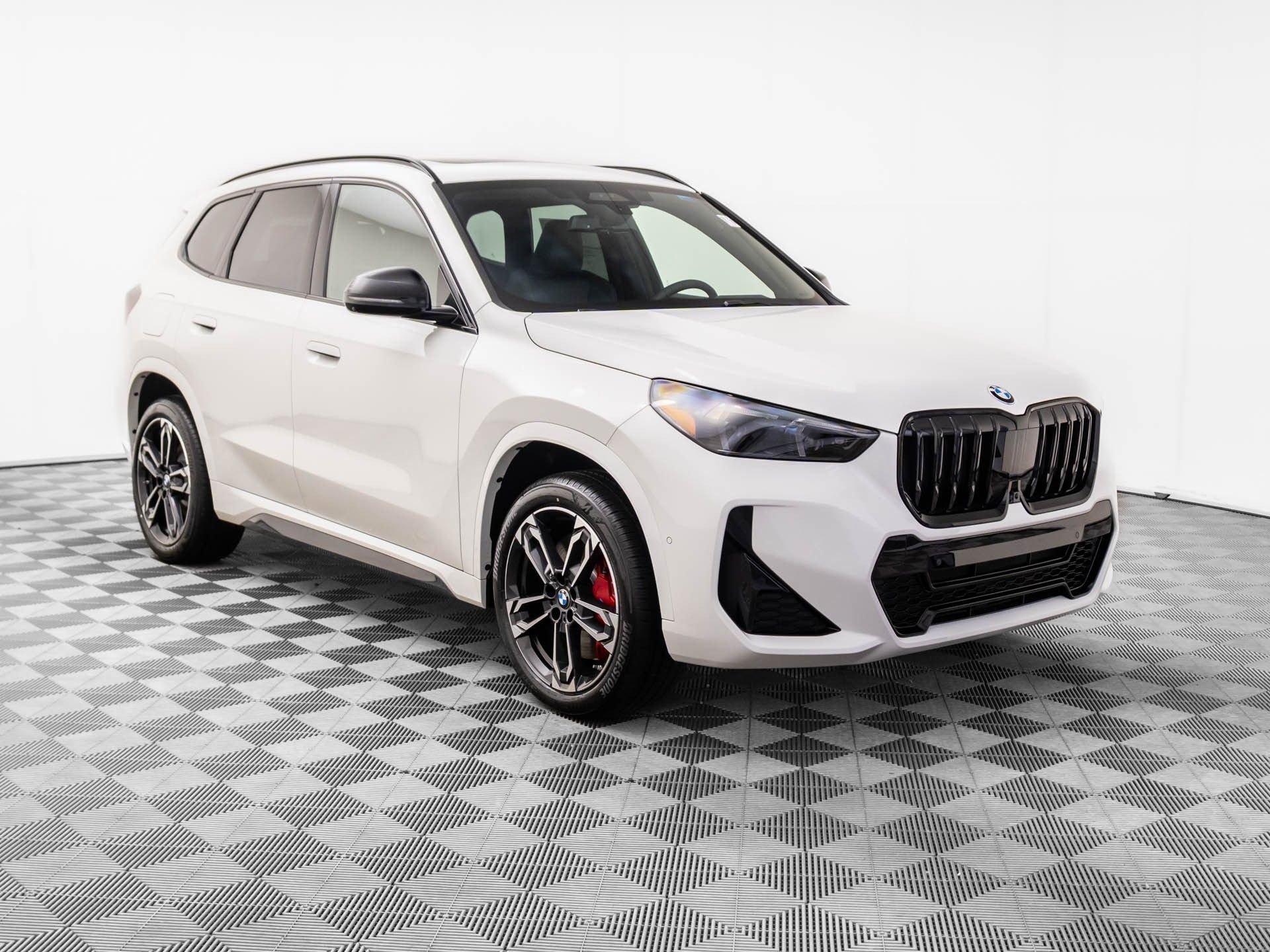 New 2026 BMW X1 xDrive28i w/ Technology Package AWD/4WD image 8