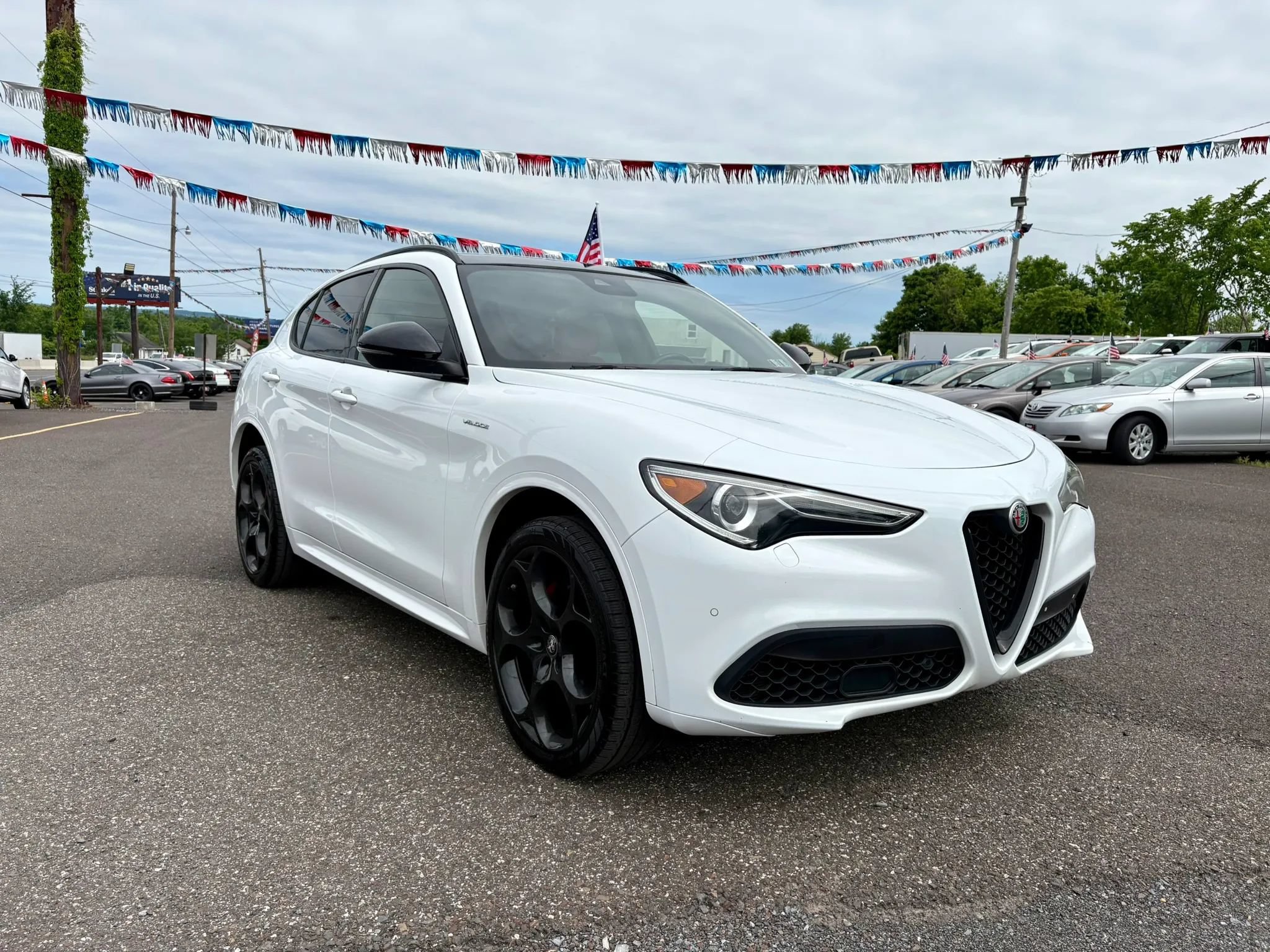 Used 2022 Alfa Romeo Stelvio Veloce AWD/4WD image 7
