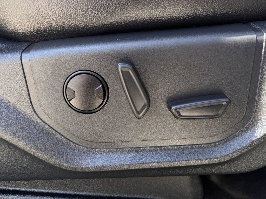 Used 2022 Ford F250 Lariat w/ Lariat Value Package image 28