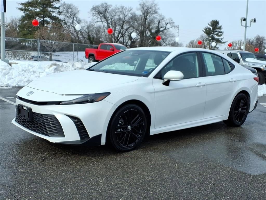 Certified 2025 Toyota Camry SE image 9