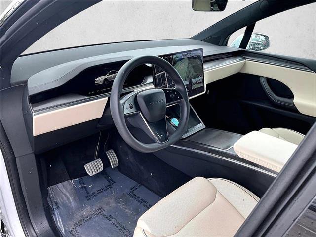 Used 2023 Tesla Model X Plaid image 11