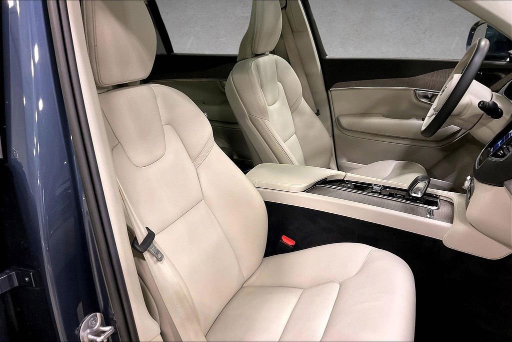 Certified 2023 Volvo XC90 B6 Plus w/ Protection Package image 29