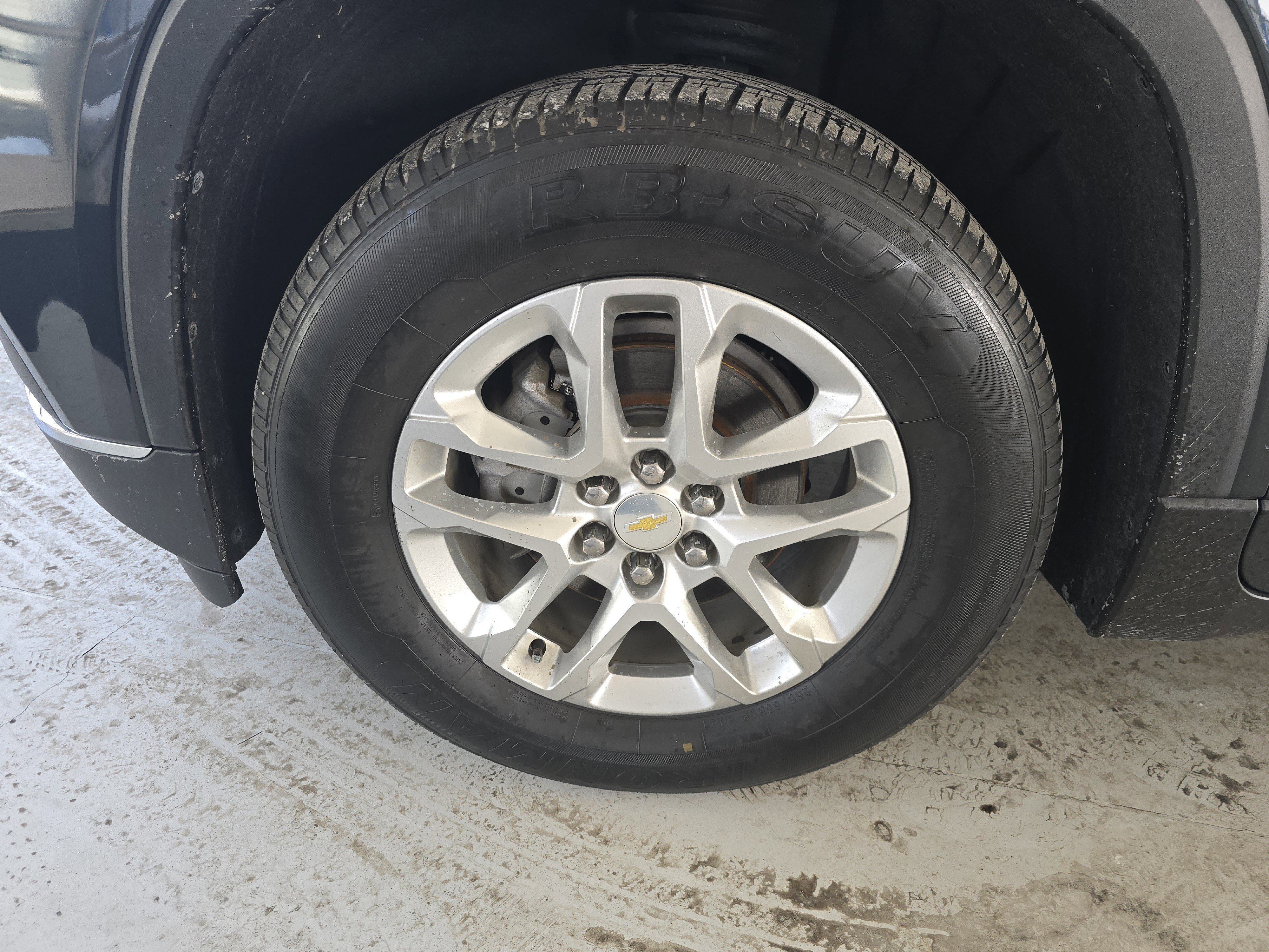 Used 2020 Chevrolet Traverse LT image 11