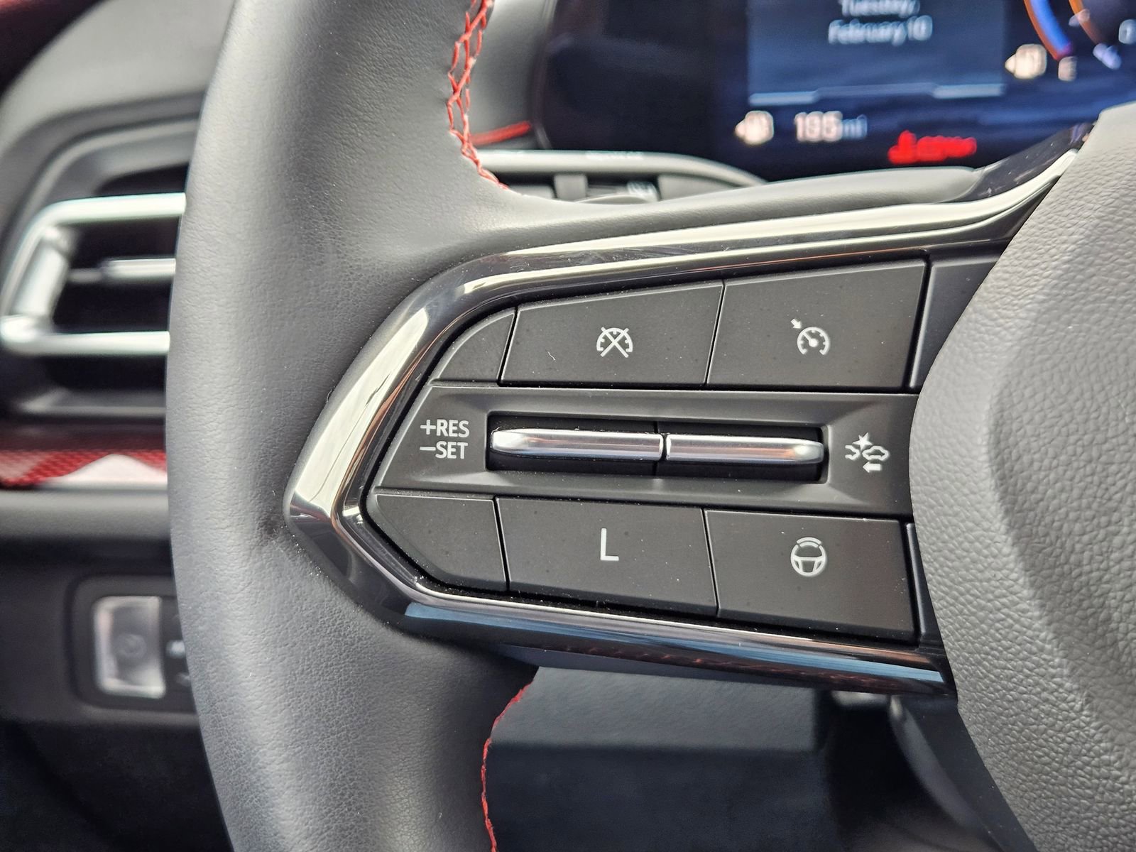 Certified 2024 Chevrolet Traverse RS image 26