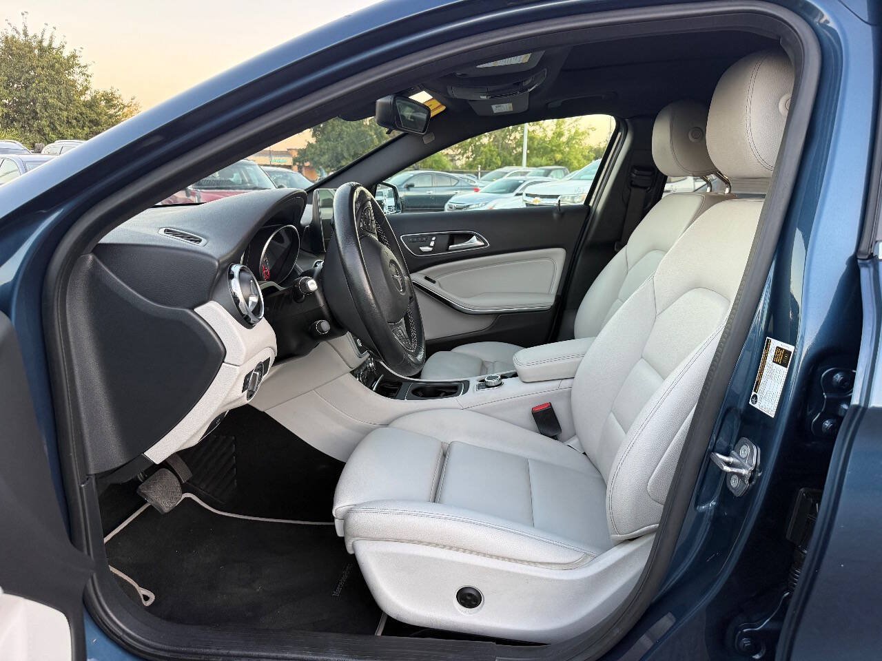 Used 2019 Mercedes-Benz GLA 250 4MATIC image 11