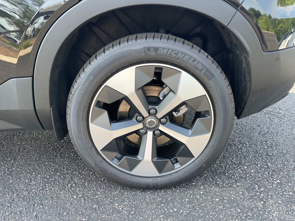 New 2026 Volvo XC40 B5 Plus w/ Protection Package Premier image 10