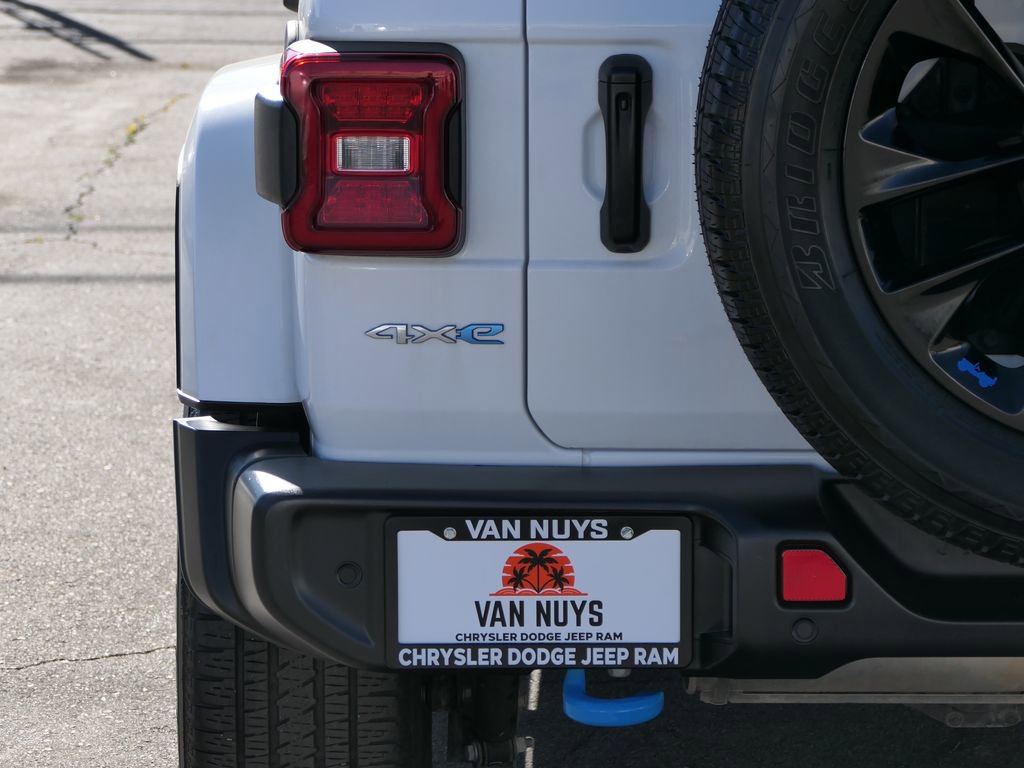 Used 2022 Jeep Wrangler Unlimited Sahara w/ Safety Group image 6