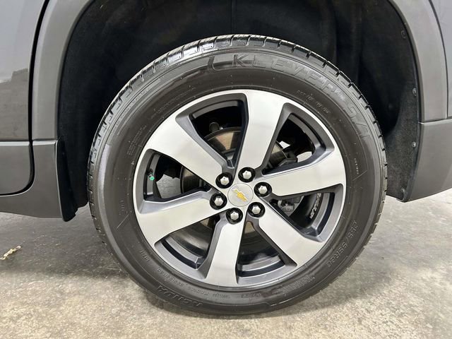 Used 2019 Chevrolet Traverse LT w/ LT Premium Package FWD image 7