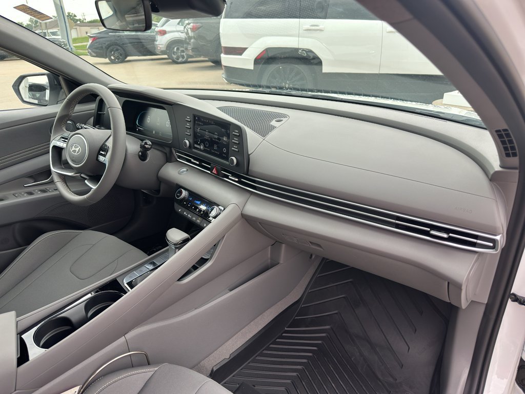 New 2026 Hyundai Elantra SEL Sport Premium FWD image 29