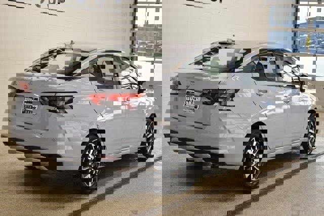 Used 2025 Nissan Versa SV image 4