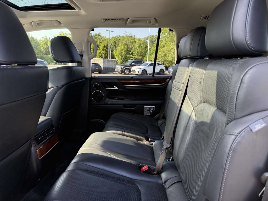 Used 2018 Lexus LX 570 4WD w/ Luxury Package image 18