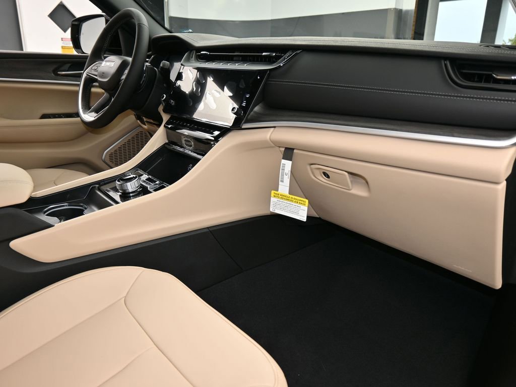 New 2026 Jeep Grand Cherokee Limited RWD image 41