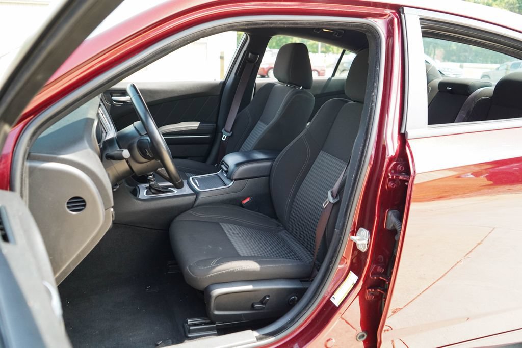 Used 2023 Dodge Charger SXT RWD image 7