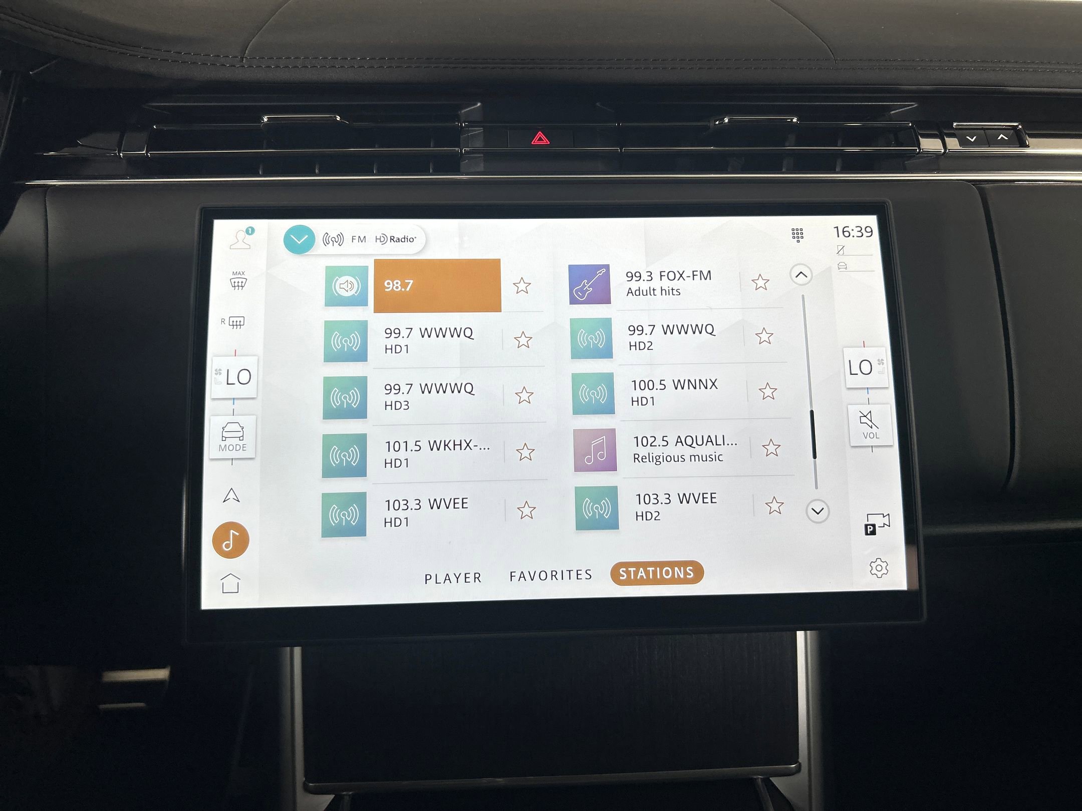 New 2025 Land Rover Range Rover Long Wheelbase SE image 25