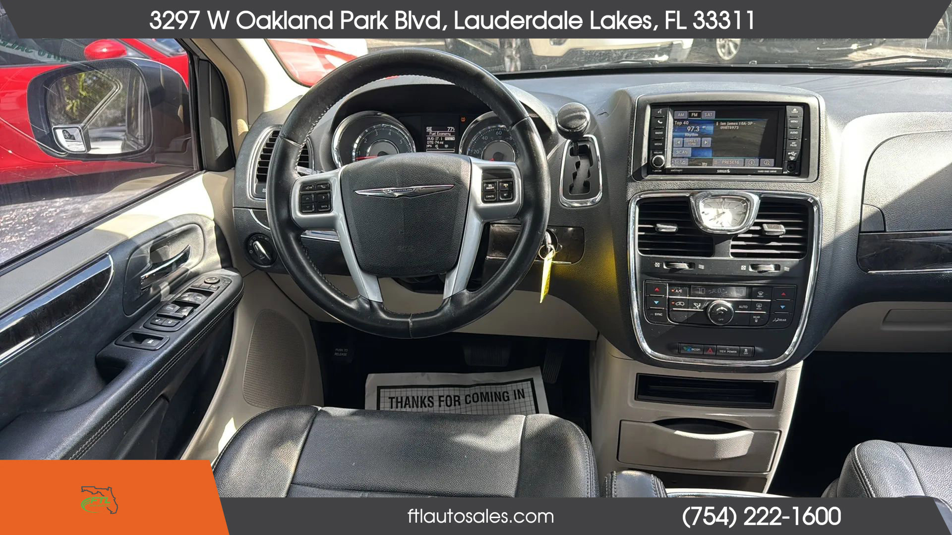 Used 2013 Chrysler Town & Country Touring image 30
