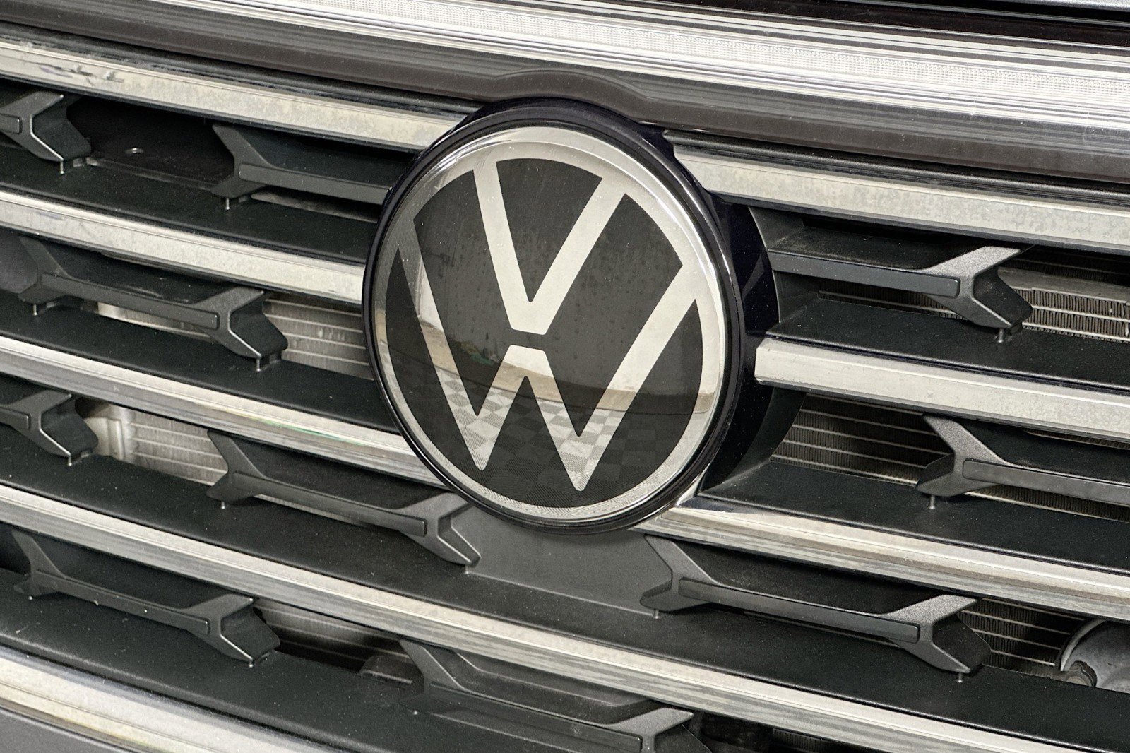 Used 2024 Volkswagen Atlas SE image 16