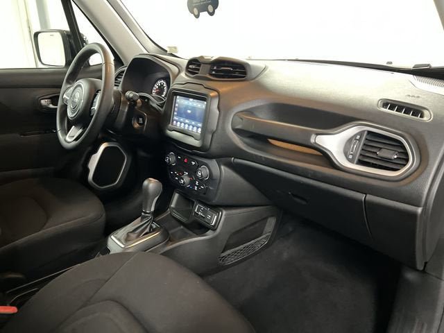 Used 2020 Jeep Renegade Latitude FWD image 28