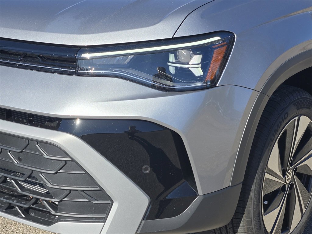 New 2026 Volkswagen Taos SE image 6