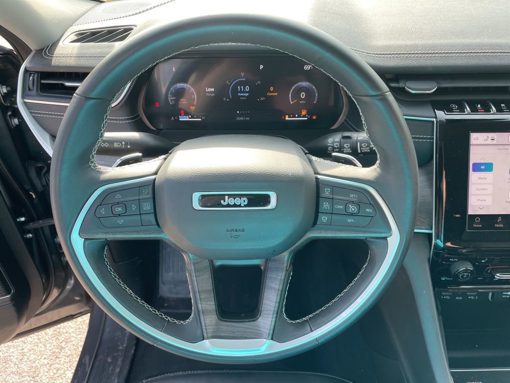 Used 2022 Jeep Grand Cherokee L Limited AWD/4WD image 12