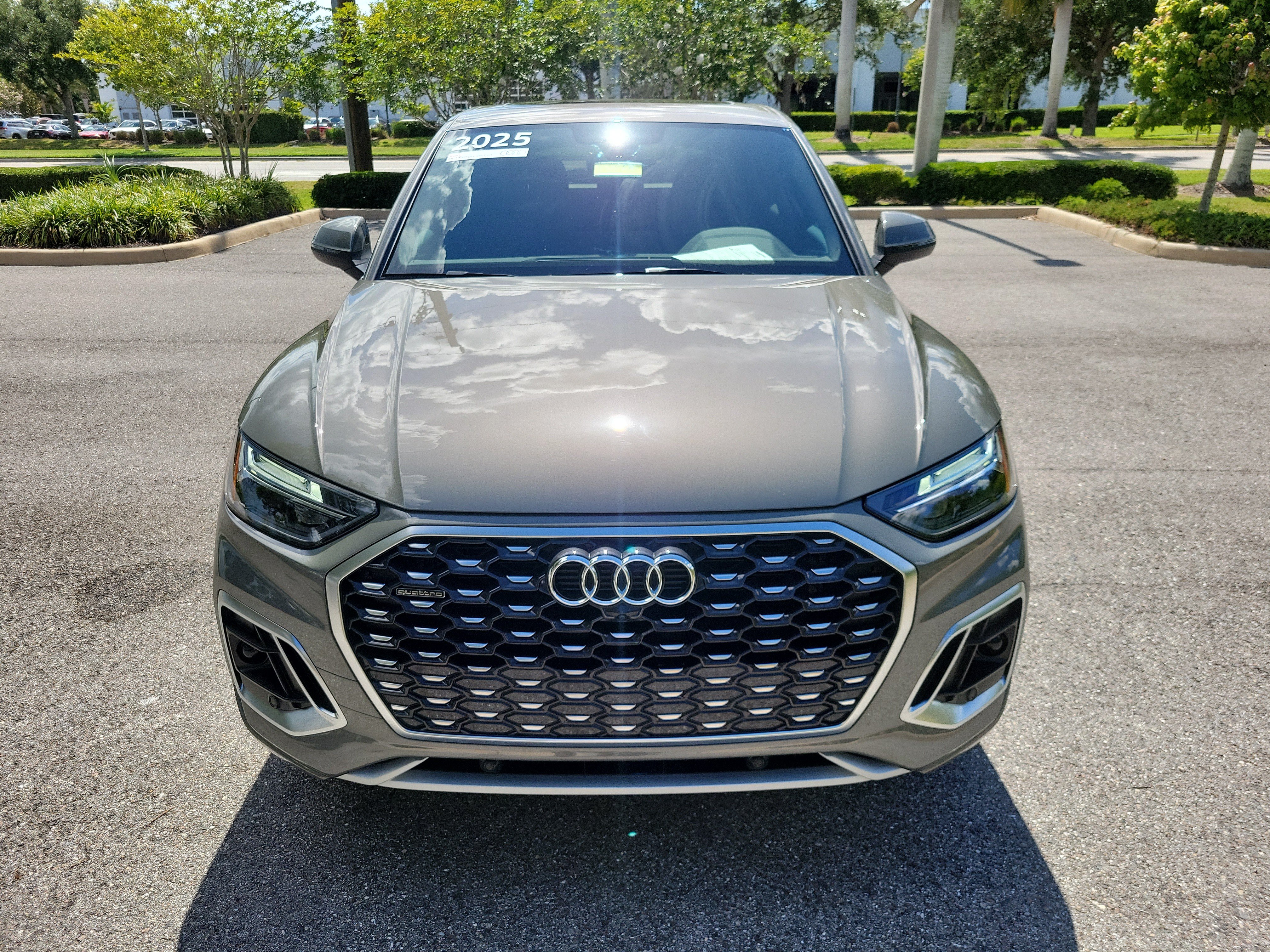 Certified 2025 Audi Q5 2.0T Premium Plus AWD/4WD image 2