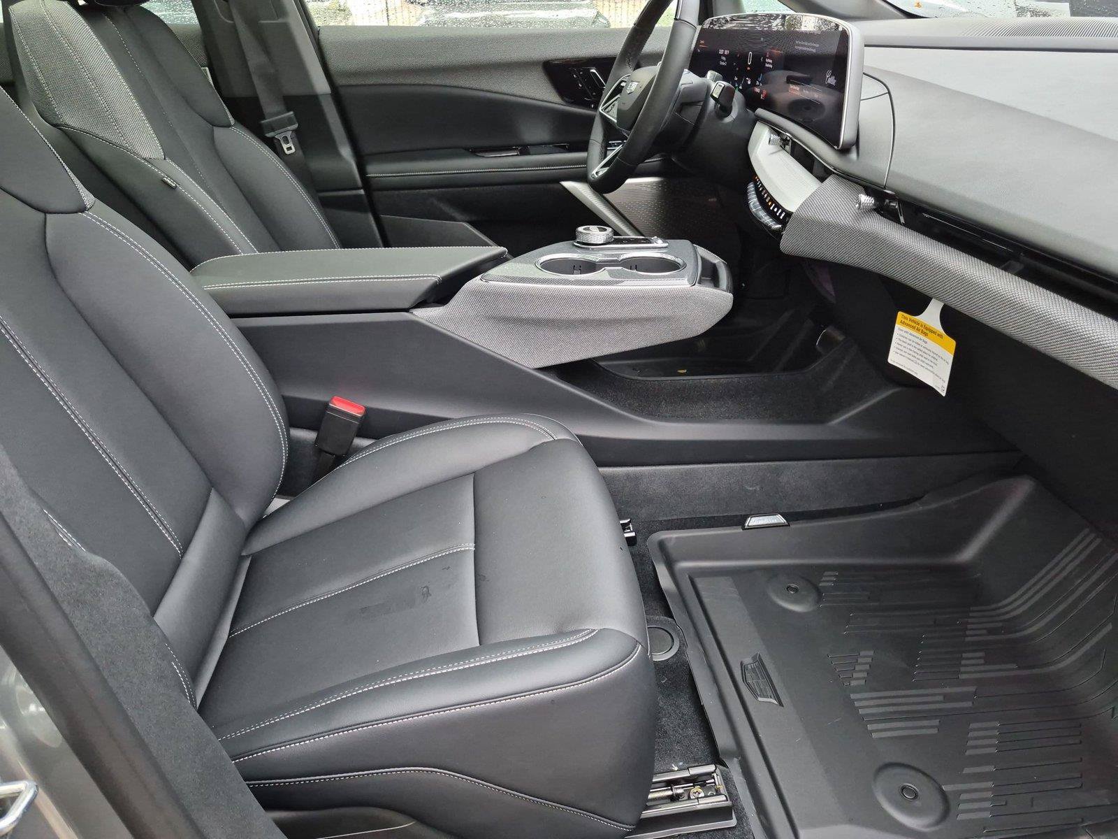 New 2027 Cadillac Optiq Sport w/ LPO, Floor Liner Package AWD/4WD image 28