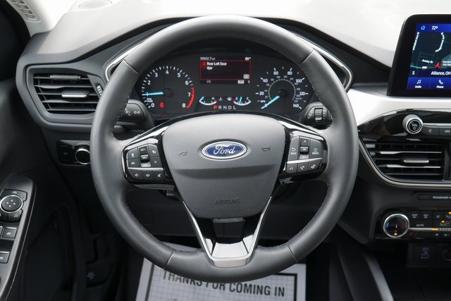 Used 2022 Ford Escape SE w/ SE Sport Appearance Package image 18