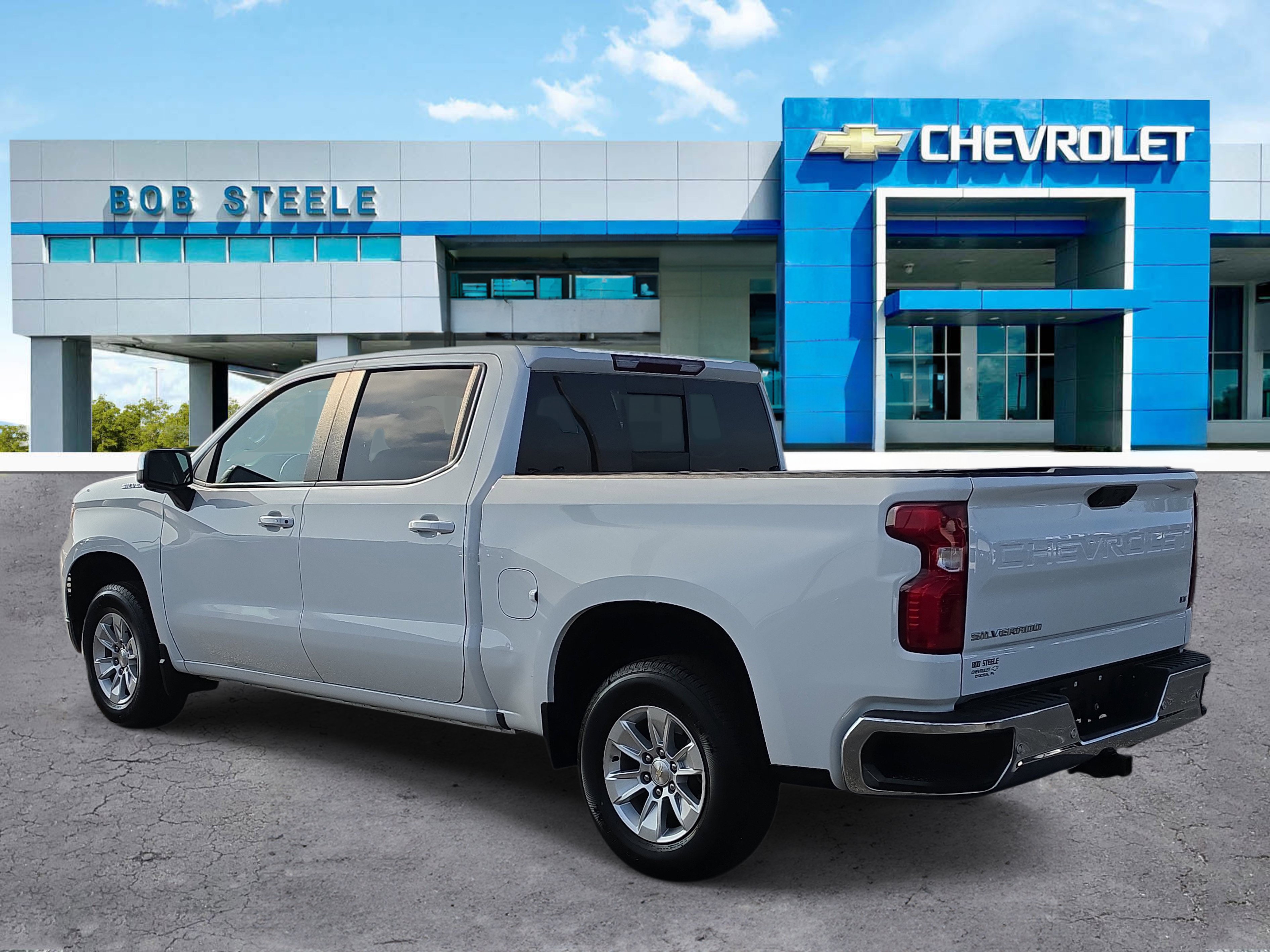 Used 2023 Chevrolet Silverado 1500 LT w/ Safety Package RWD image 3