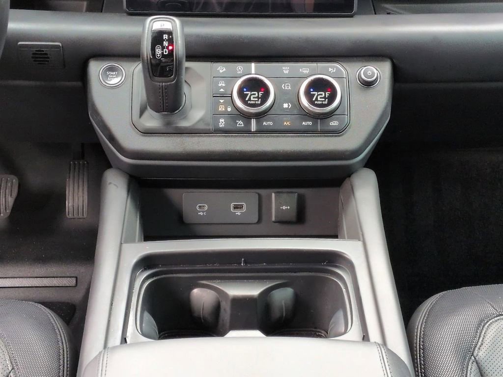 Used 2024 Land Rover Defender 110 X-Dynamic SE image 20
