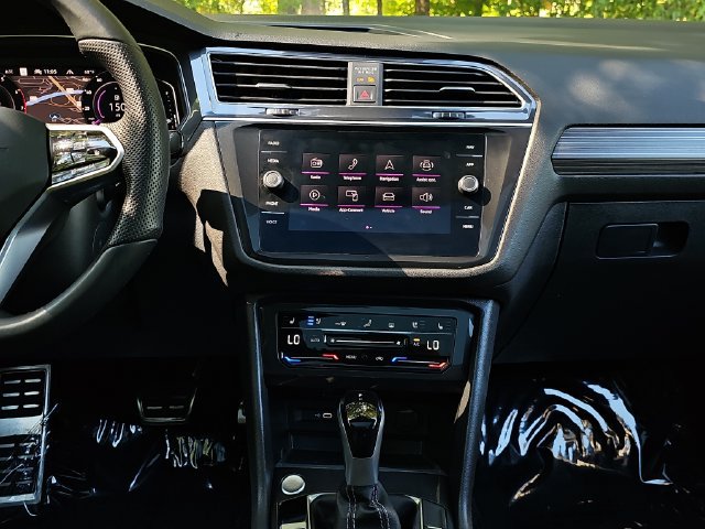 Used 2024 Volkswagen Tiguan SEL R-Line AWD/4WD image 14