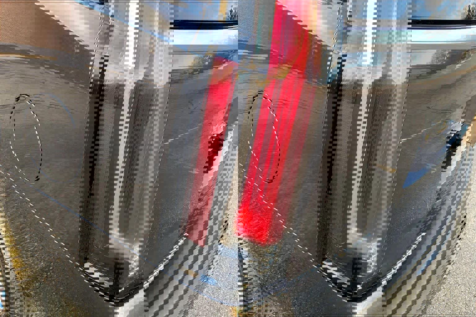 Used 2017 Cadillac Escalade Premium Luxury image 27