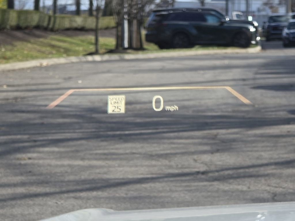 Used 2023 BMW 330i xDrive Sedan w/ Premium Package image 9