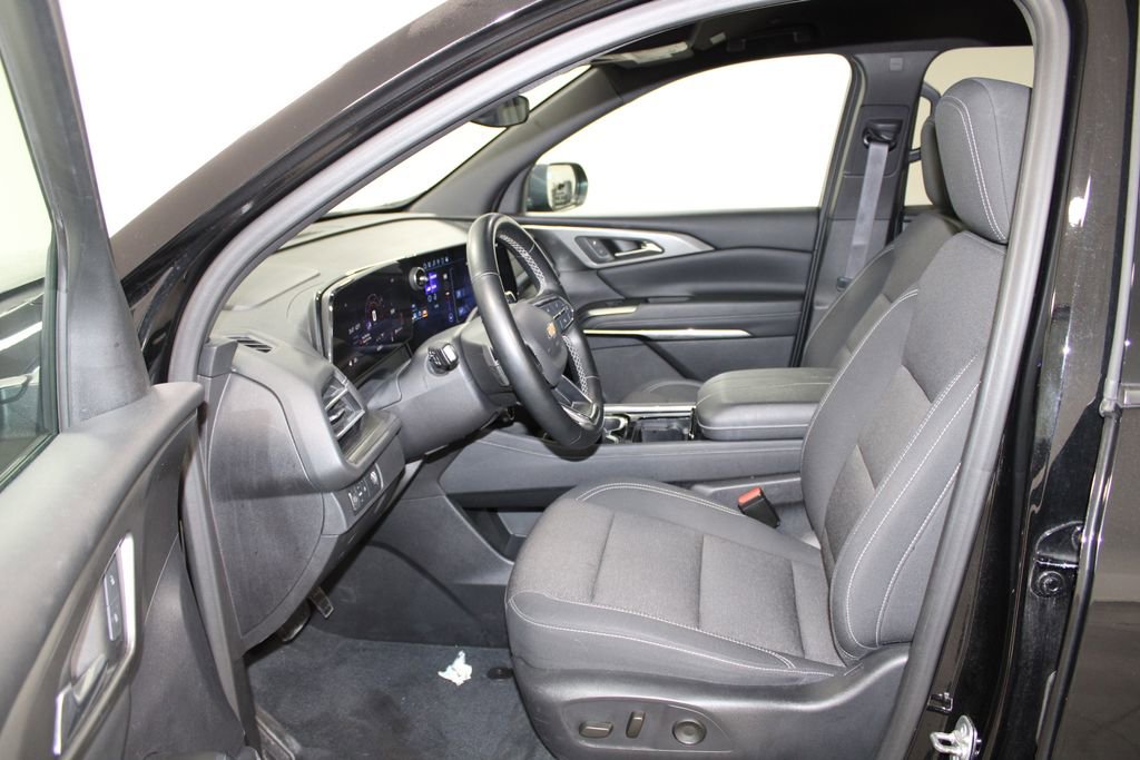 Used 2024 Chevrolet Traverse LT image 17
