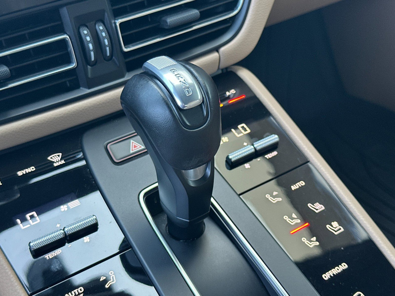 Certified 2023 Porsche Macan S image 22