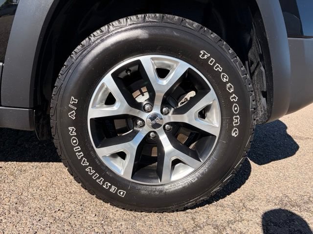 Used 2017 Jeep Cherokee Trailhawk w/ Comfort/Convenience Group AWD/4WD image 6