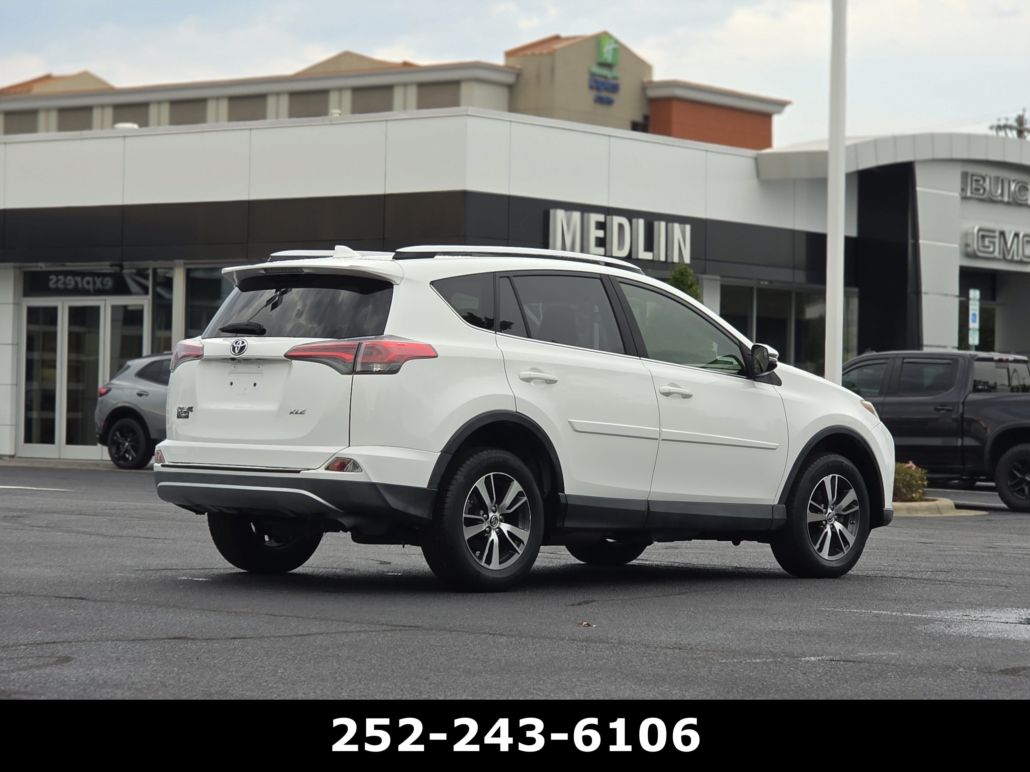 Used 2016 Toyota RAV4 XLE FWD image 7