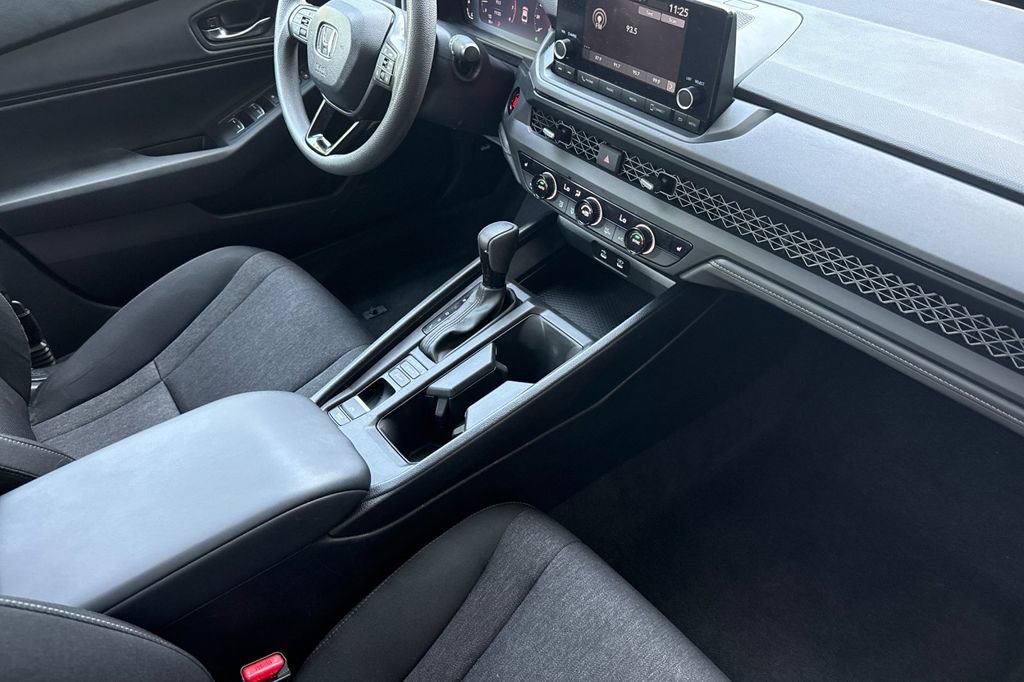 Certified 2025 Honda Accord SE image 13