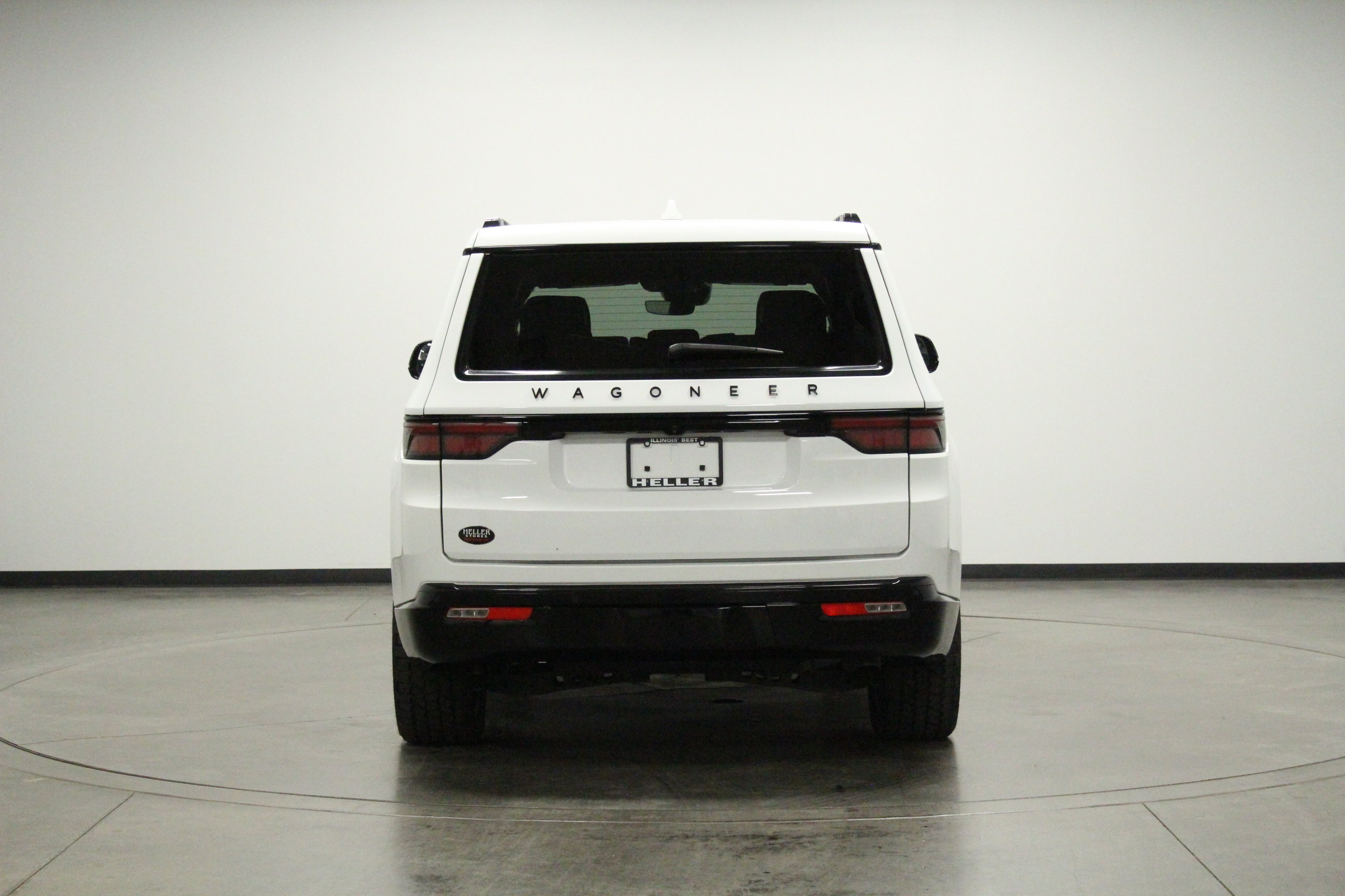 Used 2023 Jeep Wagoneer Series II RWD image 7