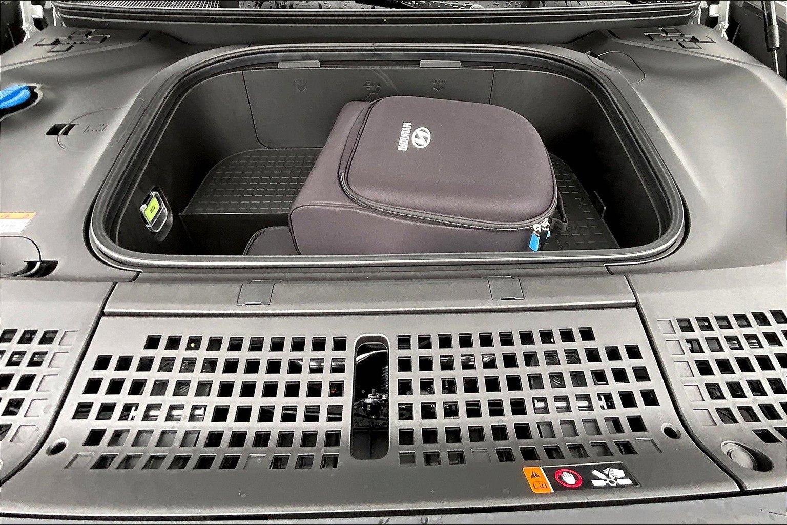 New 2026 Hyundai Ioniq 9 Limited image 12